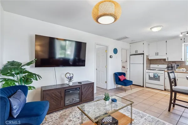 $619,000 | 925 South Purdue Avenue, Fresno, CA 93727