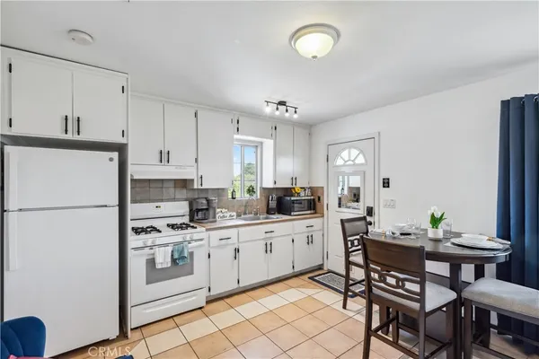 $619,000 | 925 South Purdue Avenue, Fresno, CA 93727
