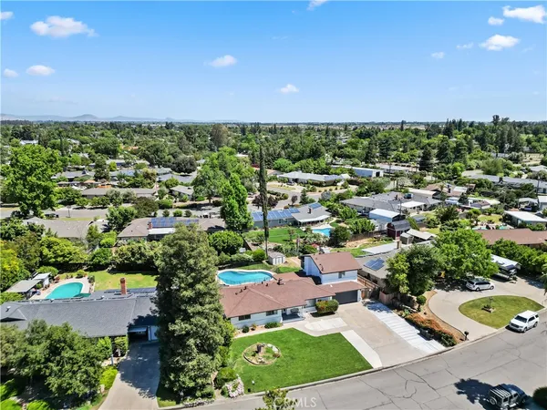 $619,000 | 925 South Purdue Avenue, Fresno, CA 93727