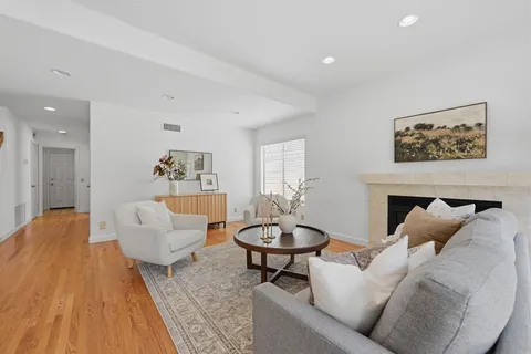 $1,995,000 | 4016 Caminito Cassis, San Diego, CA 92122