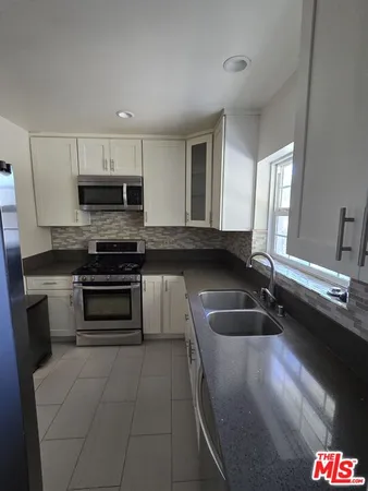 $985,000 | 2944 Mayfield Avenue, La Crescenta, CA 91214