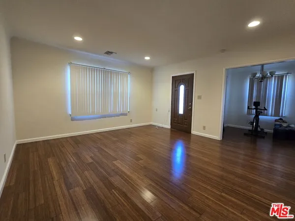 $985,000 | 2944 Mayfield Avenue, La Crescenta, CA 91214