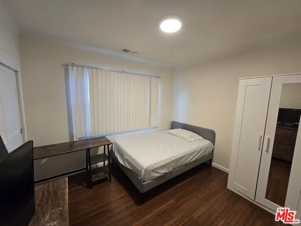 $985,000 | 2944 Mayfield Avenue, La Crescenta, CA 91214