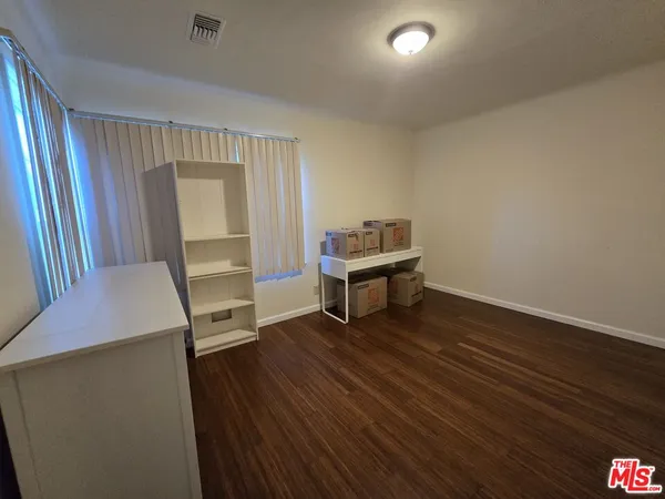 $985,000 | 2944 Mayfield Avenue, La Crescenta, CA 91214