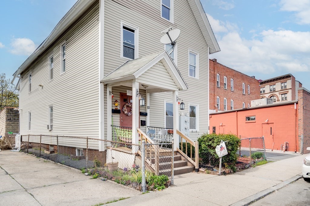 14-16 Loring Street Springfield, MA 01105 - Photo 6 of 9