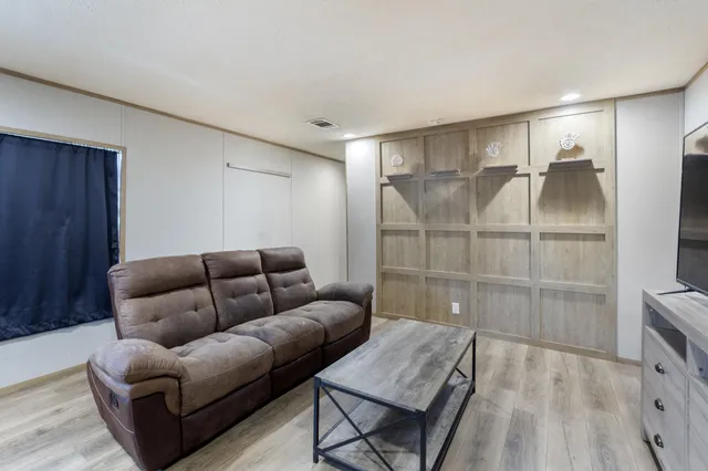 $174,900 | 21835 Northwest Nw Lake, Vernon, FL 32462