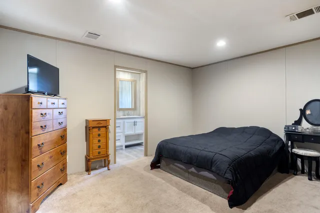 $174,900 | 21835 Northwest Nw Lake, Vernon, FL 32462