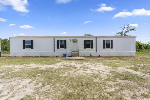 $174,900 | 21835 Northwest Nw Lake, Vernon, FL 32462