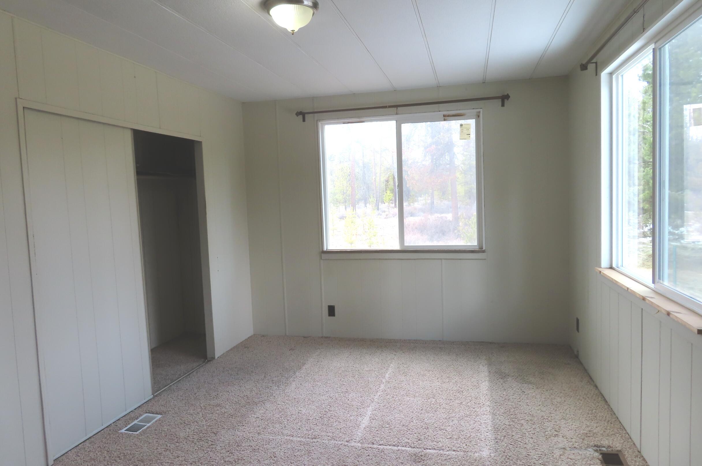150045 Jerry Road La Pine, OR 97739 - Photo 16 of 39 Primary Bedroom
