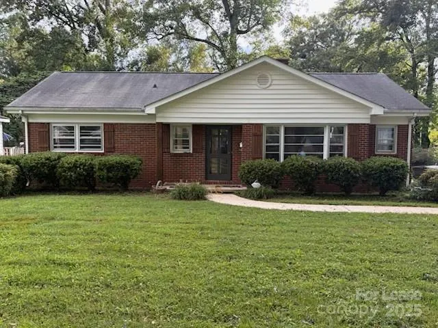 $1,950 | 4034 Leeds Drive, Charlotte, NC 28205