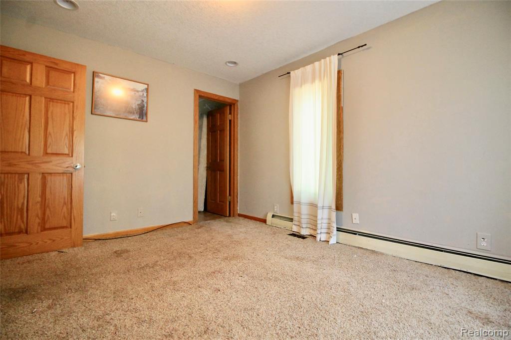 3515 Lahring Road Linden, MI 48451 - Photo 13 of 27