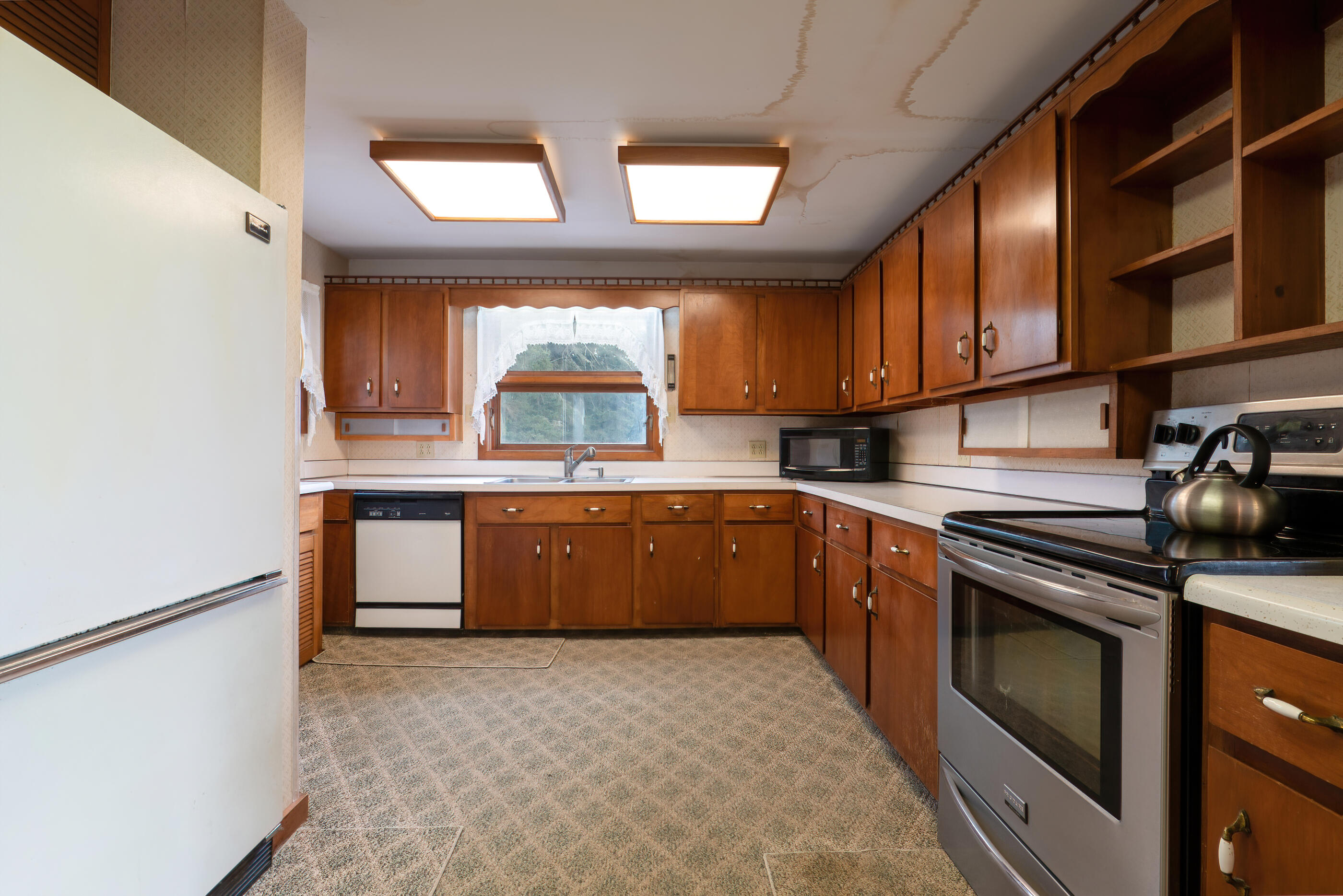 587 Castine Road Castine, ME 04421 - Photo 15 of 64 20 587 Castine Road HiRes -DT