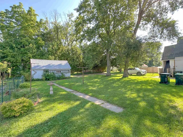 $154,900 | 1113 38th Avenue, Menominee, MI 49858