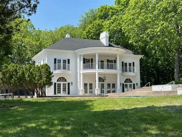 $4,500 | 1055 Tanager Hill, Wayzata, MN 55391