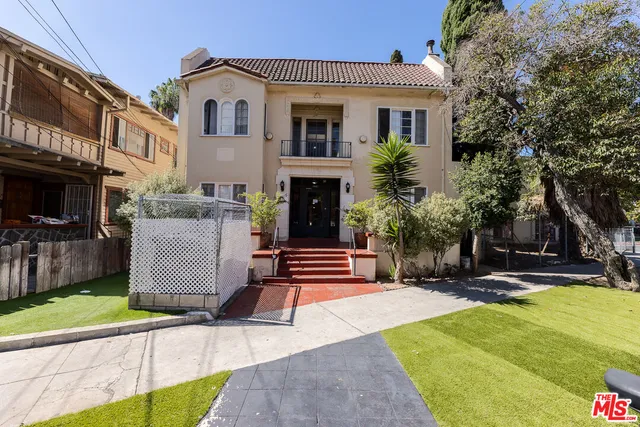 $995 | 1420 Alvarado Terrace, Unit 13, Los Angeles, CA 90006