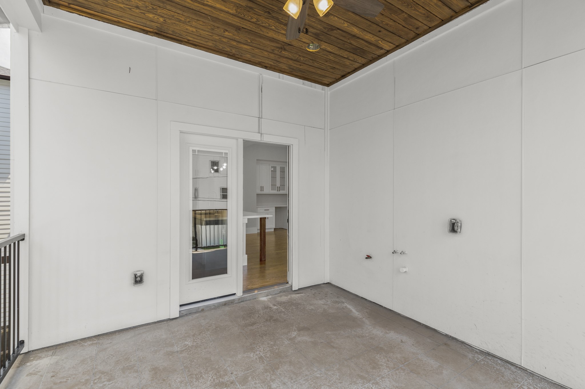 1421 West 23rd Street, Unit C Houston, TX 77008 - Photo 13 of 40 a view of an empty room