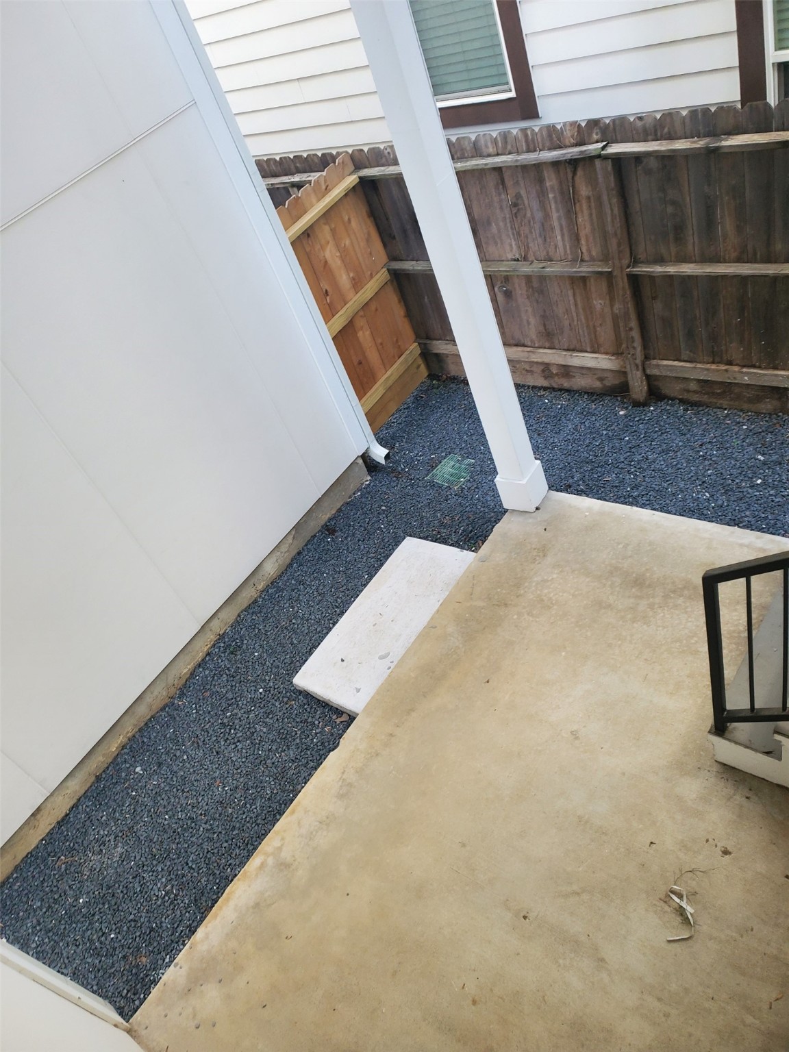 1421 West 23rd Street, Unit C Houston, TX 77008 - Photo 36 of 40 a view of outdoor space and deck