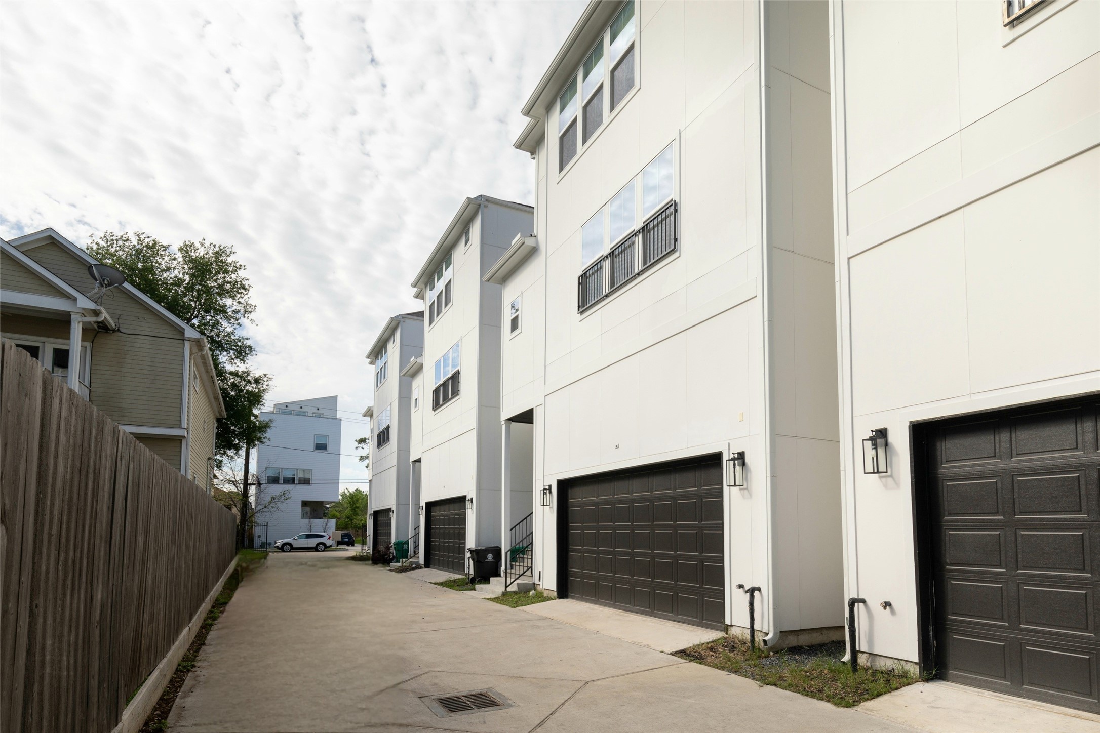 1421 West 23rd Street, Unit C Houston, TX 77008 - Photo 39 of 40 a view of a street with buildings