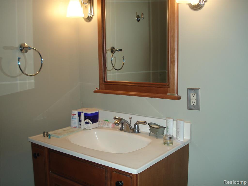 220 Montmorency Road Rochester, MI 48307 - Photo 15 of 18