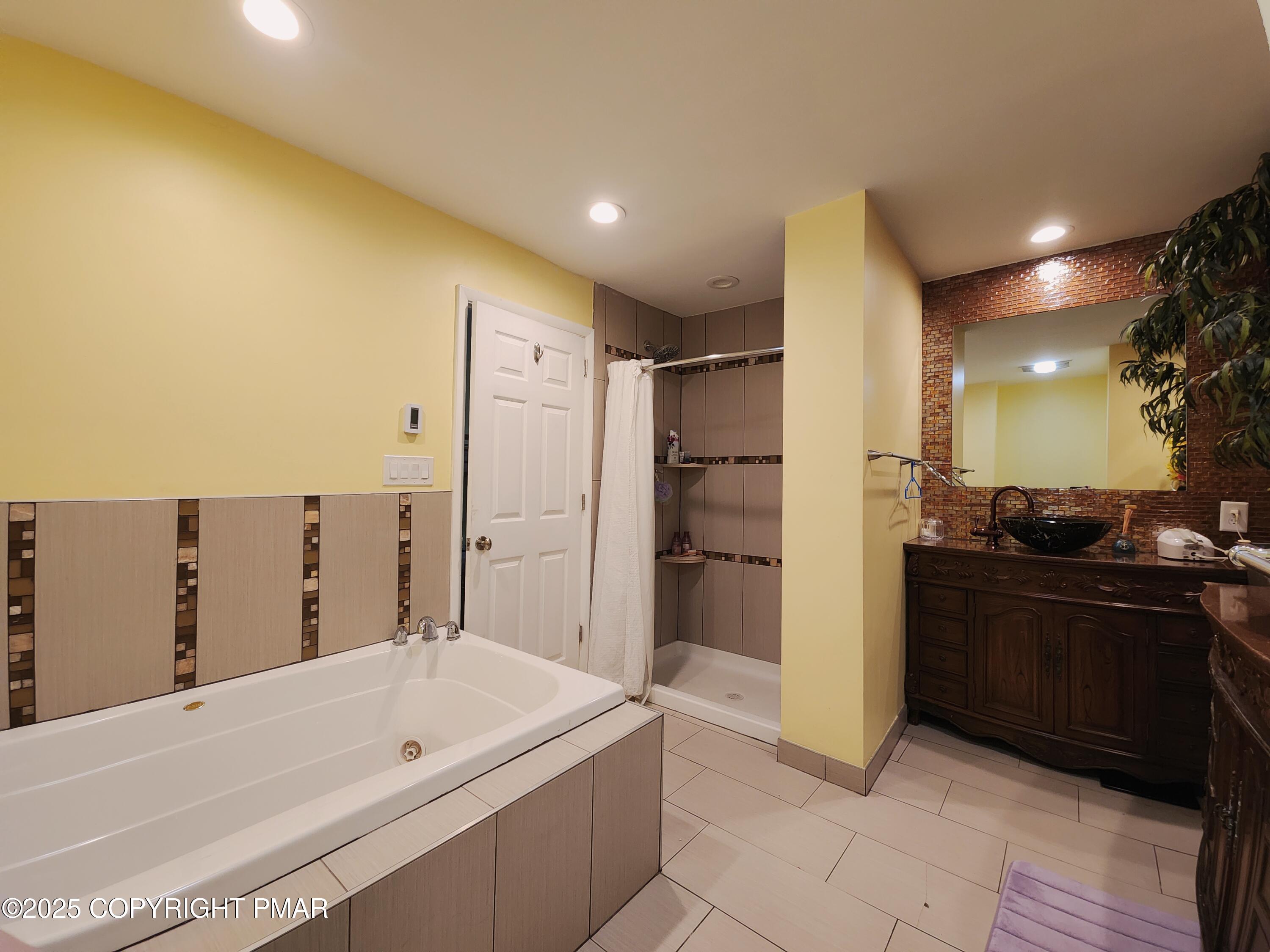 185 Quiet Valley Road Stroudsburg, PA 18360 - Photo 14 of 40 20251018_140600