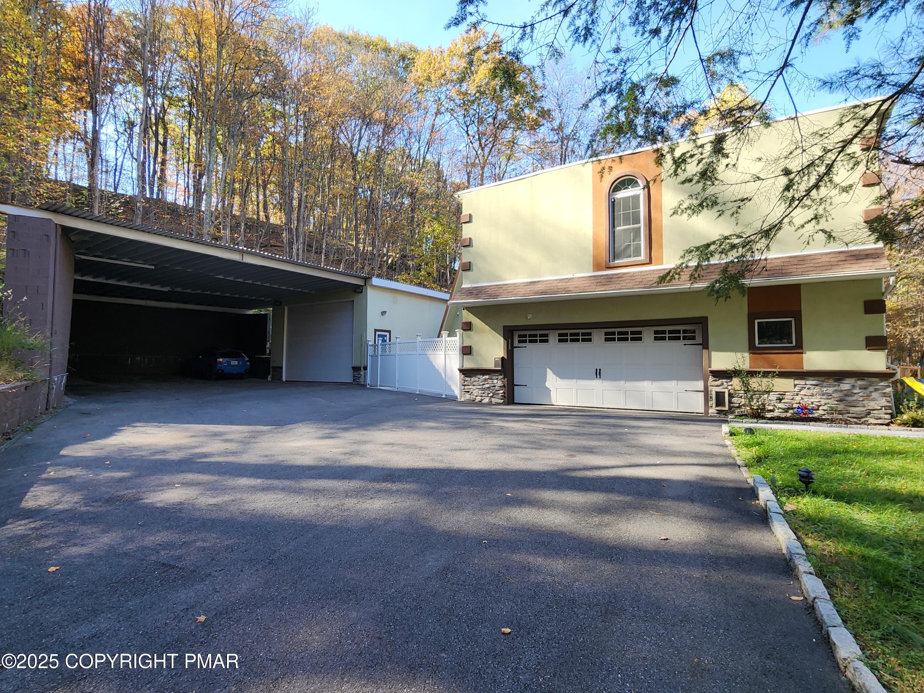 185 Quiet Valley Road Stroudsburg, PA 18360 - Photo 3 of 40 20251018_143256