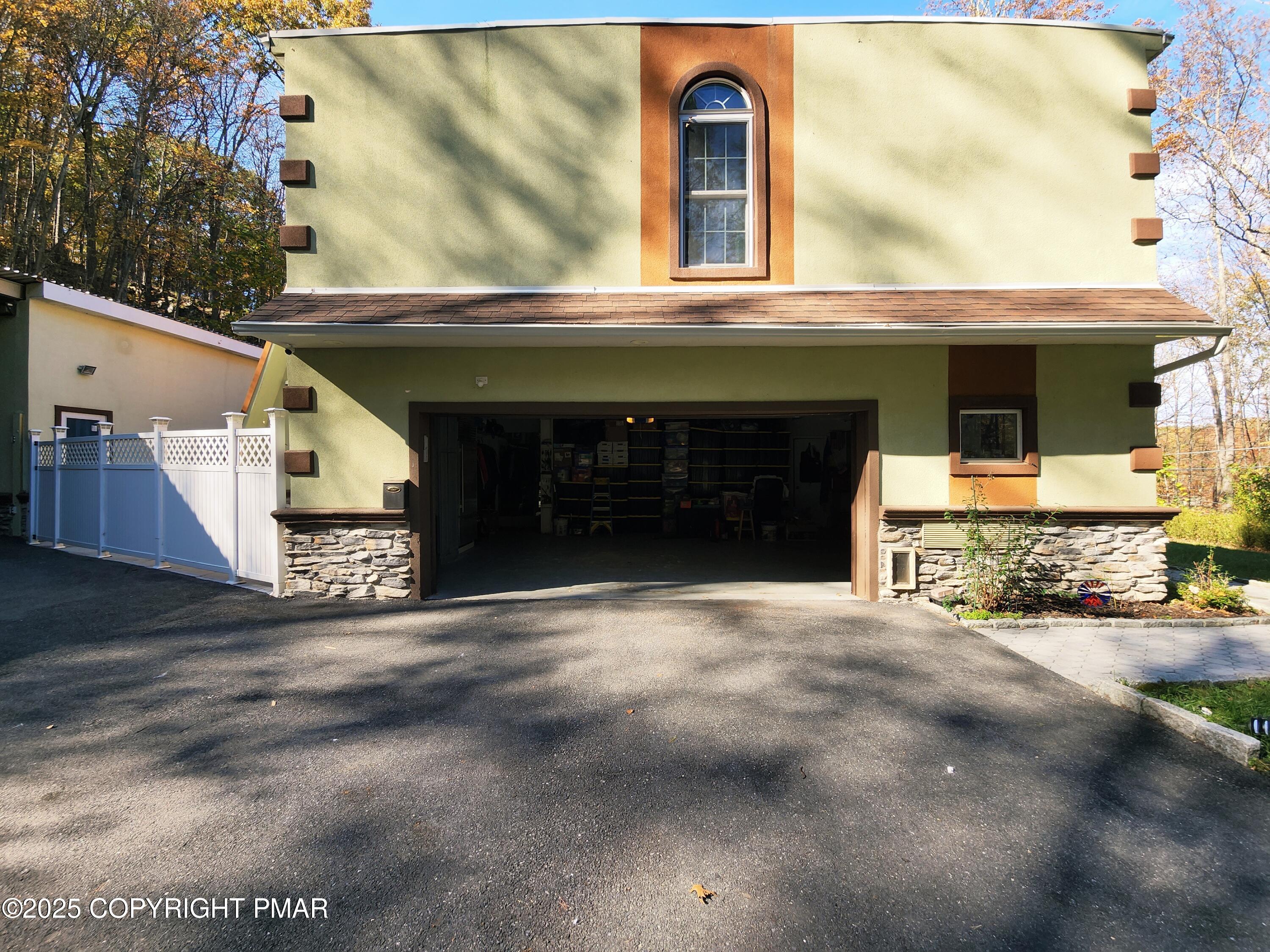 185 Quiet Valley Road Stroudsburg, PA 18360 - Photo 4 of 40 20251018_141541