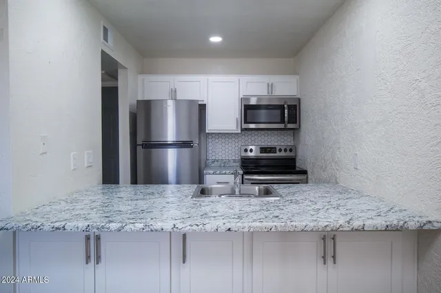 $1,095 | 4635 North 27th Avenue, Unit 205, Phoenix, AZ 85017