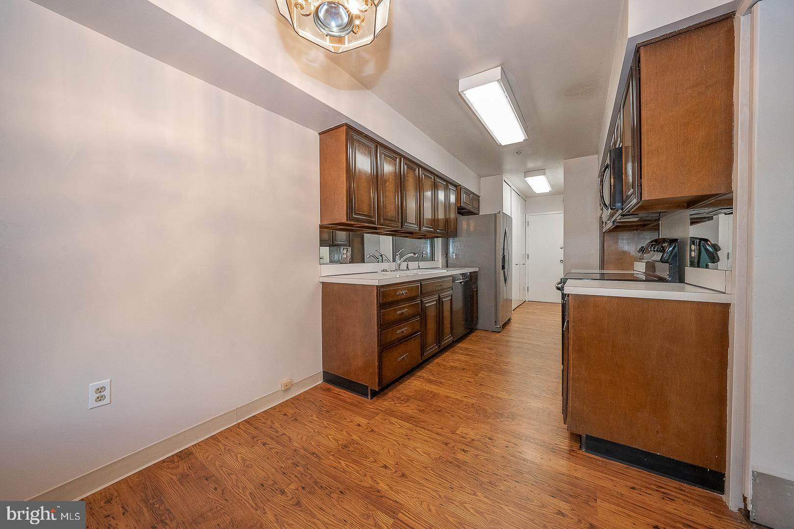 41 Conshohocken State Road, Unit 203 Bala Cynwyd, PA 19004 - Photo 8 of 34 Eat-In Kitchen
