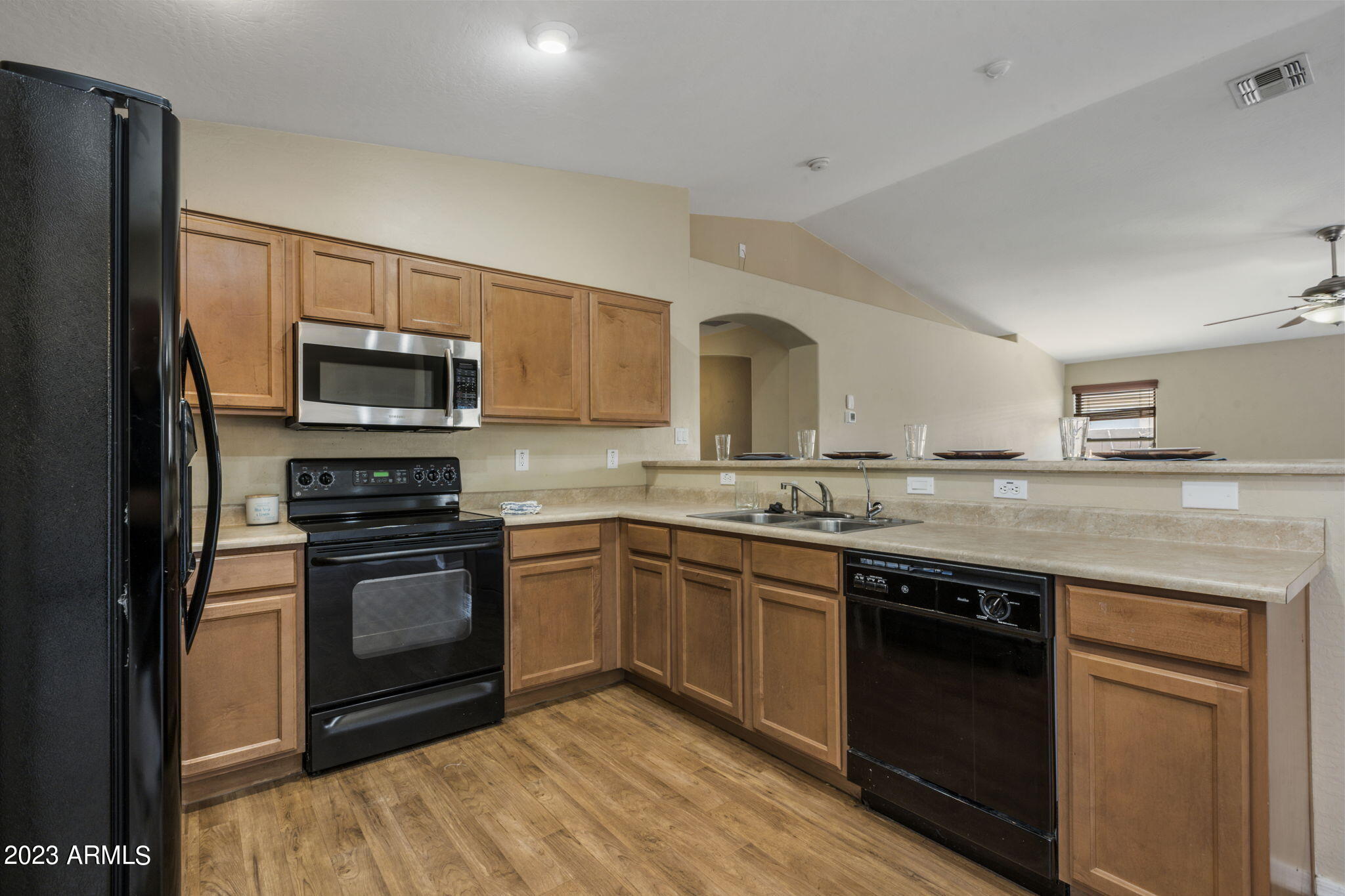 2343 West Apollo Road Phoenix, AZ 85041 - Photo 9 of 23 Kitchen