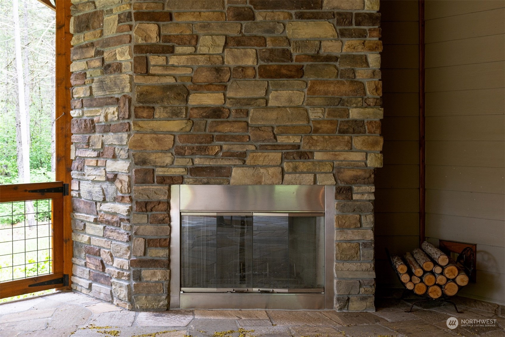 1815 High Noon Road Bellingham, WA 98226 - Photo 19 of 40 a room with a fireplace