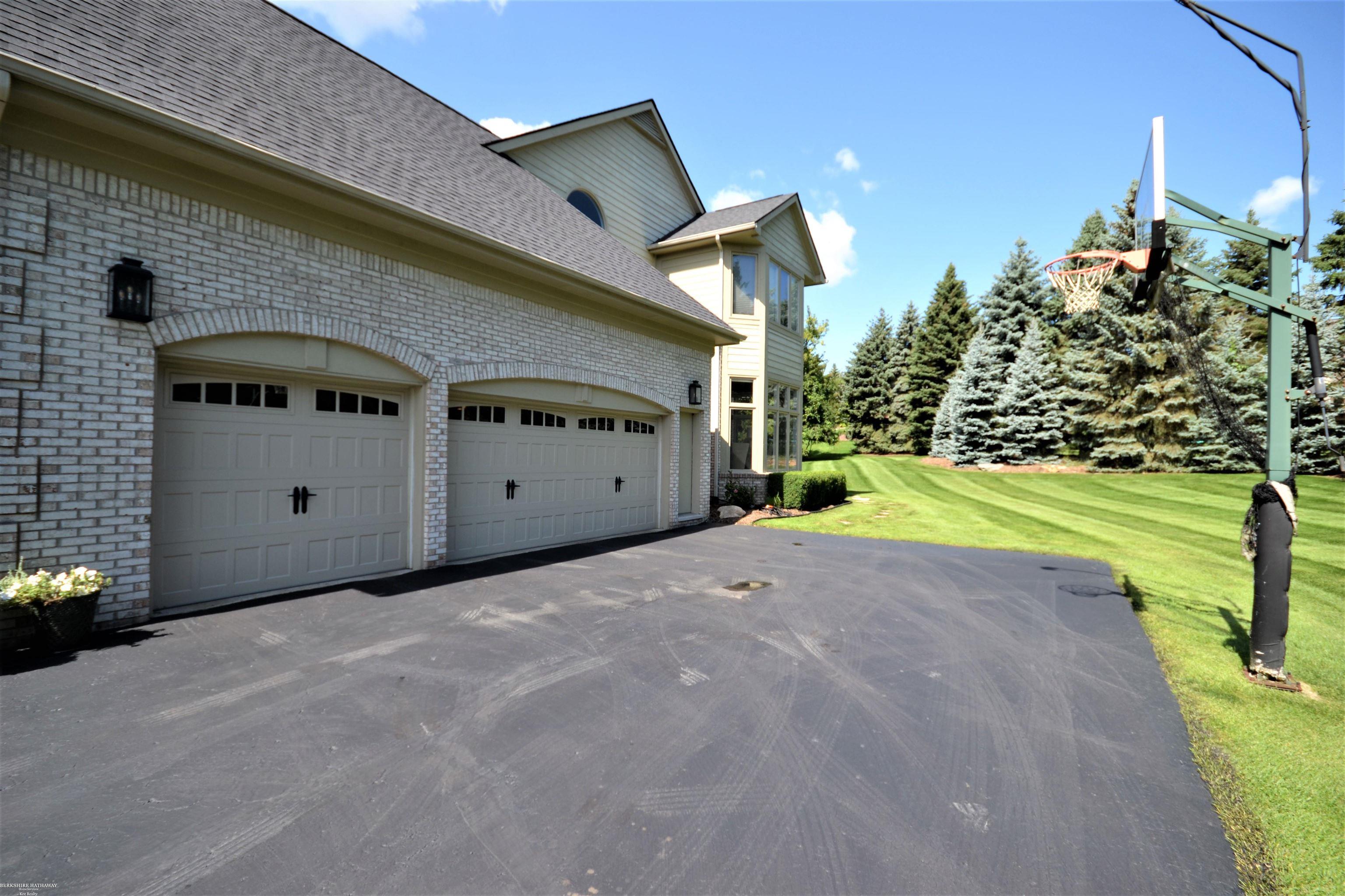 1813 Fox Run Rochester Hills, MI 48306 - Photo 5 of 68