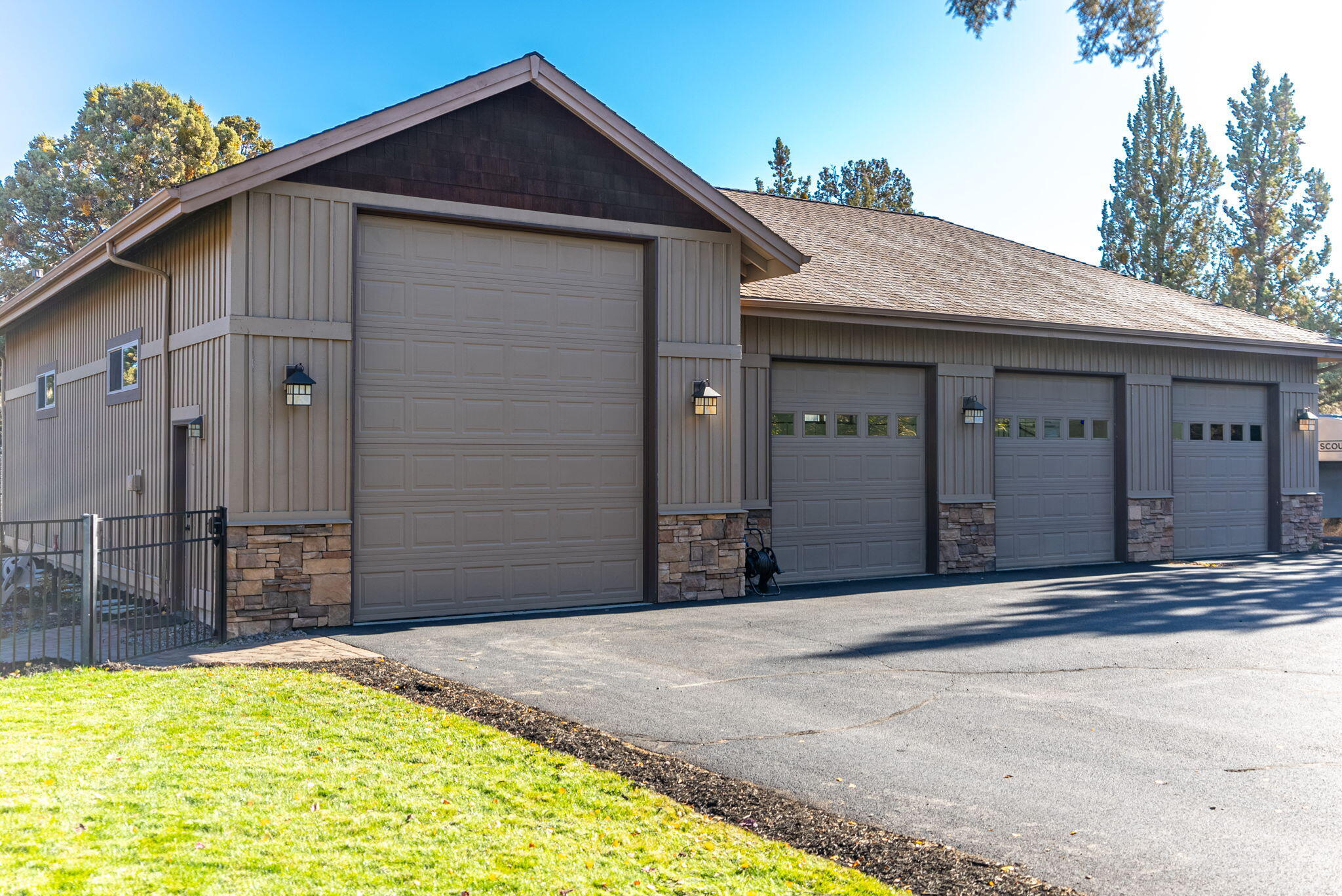 63510 Overtree Road Bend, OR 97701 - Photo 64 of 96 15-web-or-mls-Riley Visuals-320