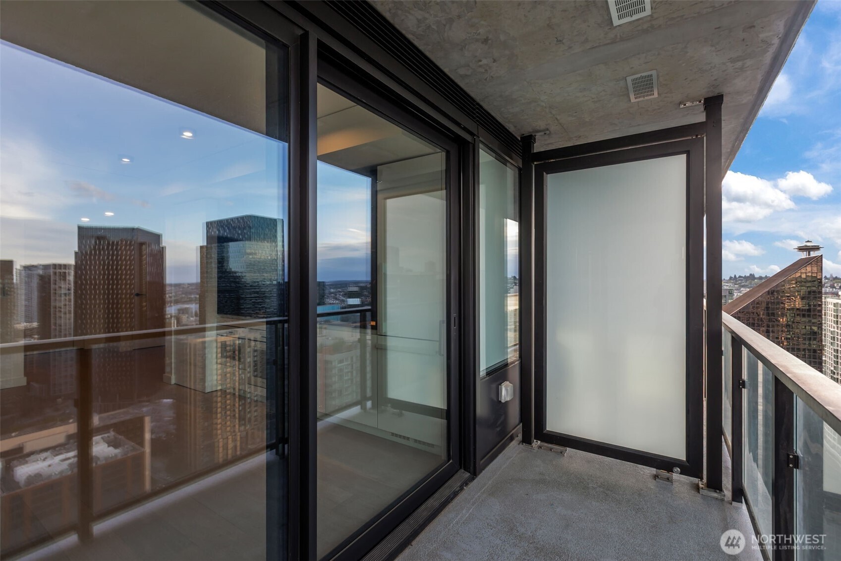 300 Virginia Street, Unit 3103 Seattle, WA 98101 - Photo 13 of 40