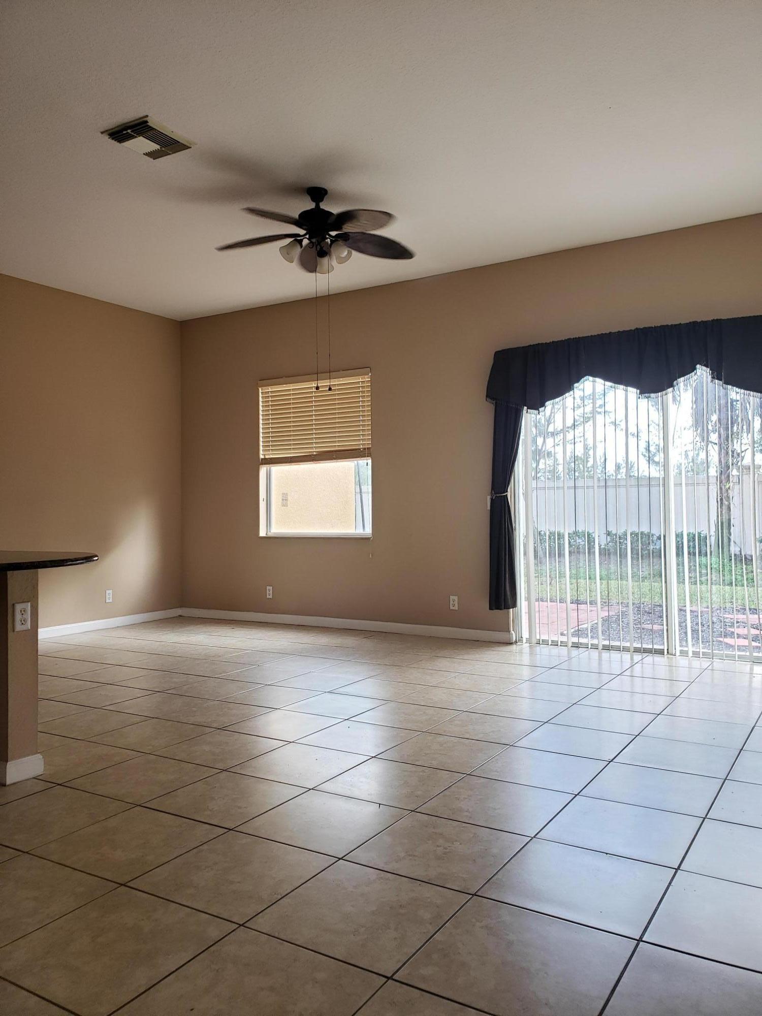 511 Gazetta Way West Palm Beach, FL 33413 - Photo 4 of 26 20200212_160851