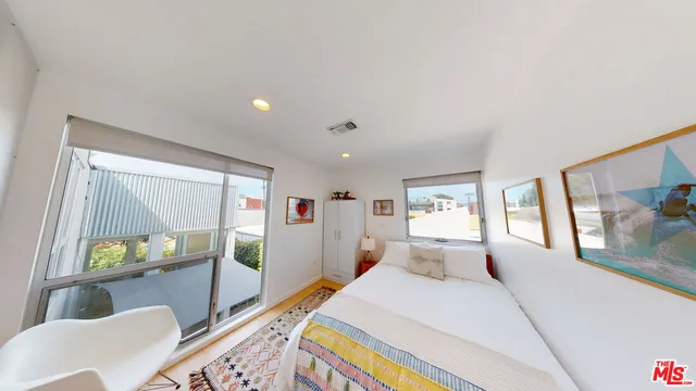 $2,398,000 | 1410 Pacific Avenue, Venice, CA 90291