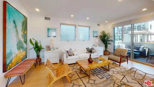 $2,398,000 | 1410 Pacific Avenue, Venice, CA 90291