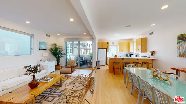 $2,398,000 | 1410 Pacific Avenue, Venice, CA 90291