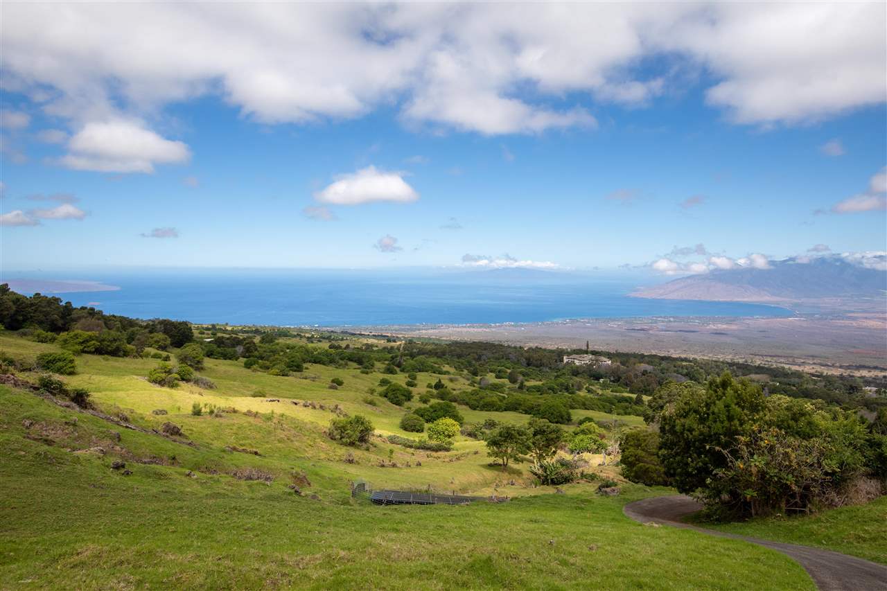 Cross Road Kula, HI 96790 - Photo 2 of 16 a view of an ocean