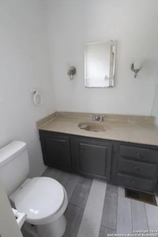 $1,300 | 115 Randall Road, Lakehills, TX 78063