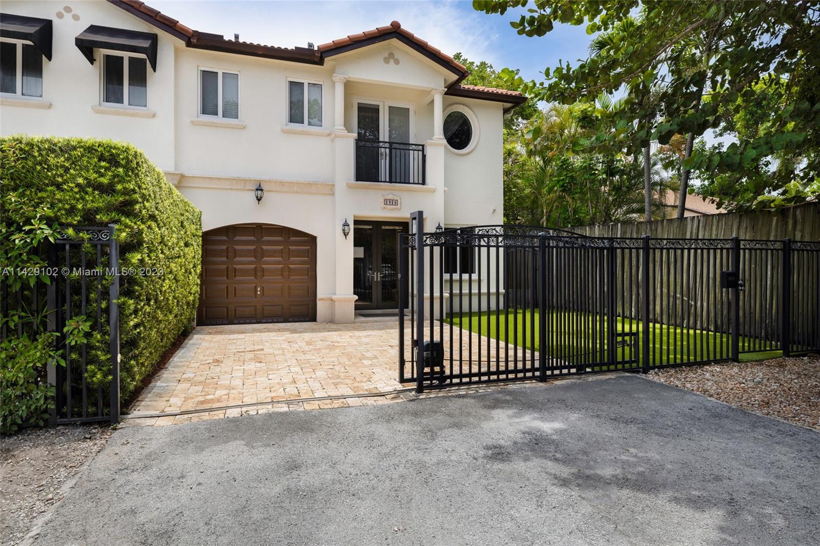 2929 Louise Street, Unit 2929 Coconut Grove, FL 33133 - Photo 1 of 24
