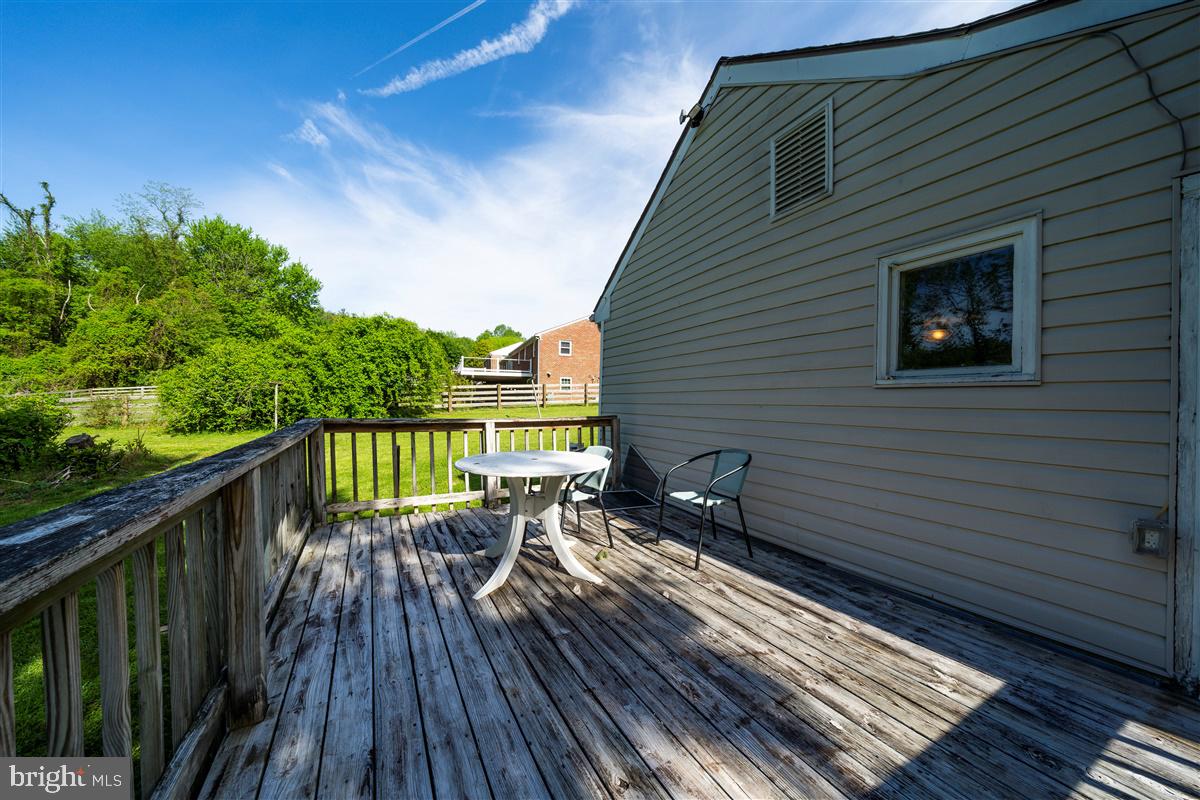 4919 Old Swimming Pool Road Frederick, MD 21703 - Photo 8 of 24 DECK