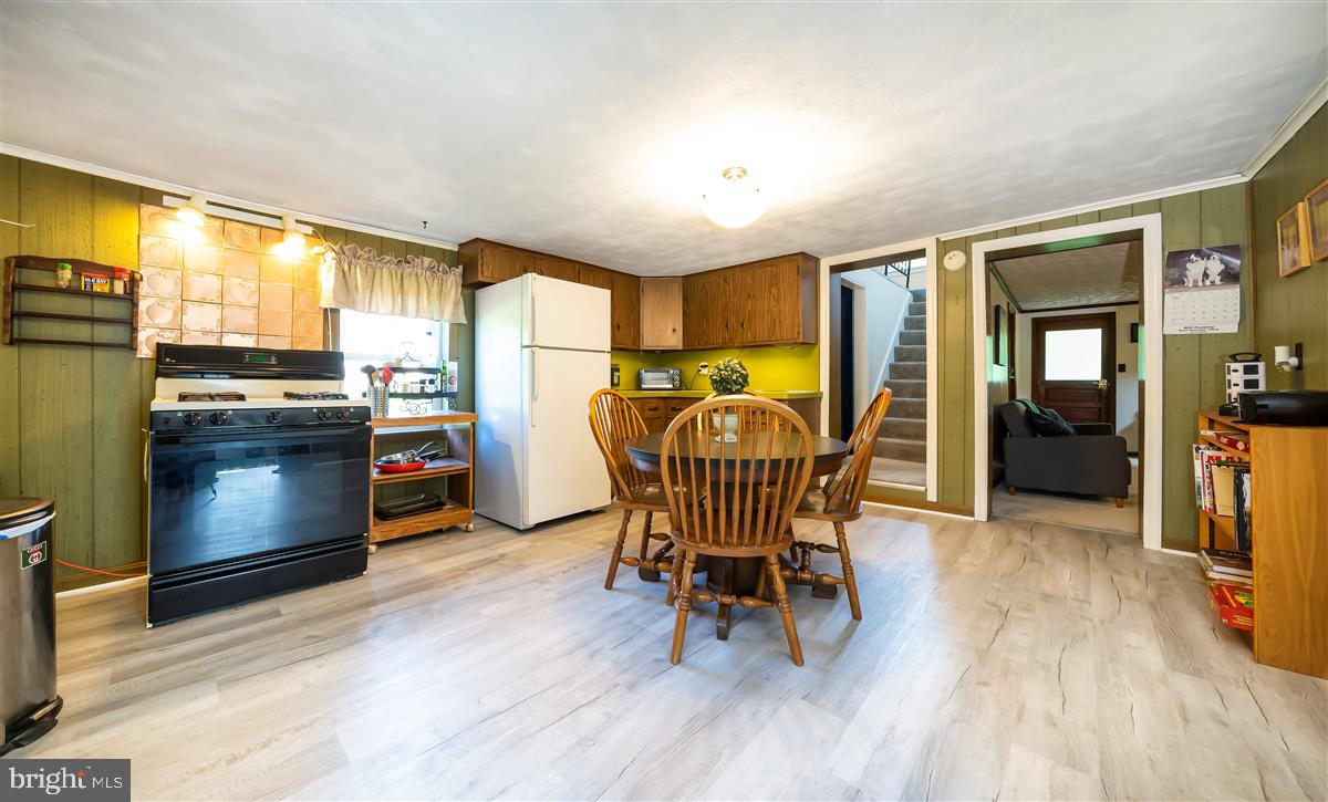 4919 Old Swimming Pool Road Frederick, MD 21703 - Photo 10 of 24 KITCHEN