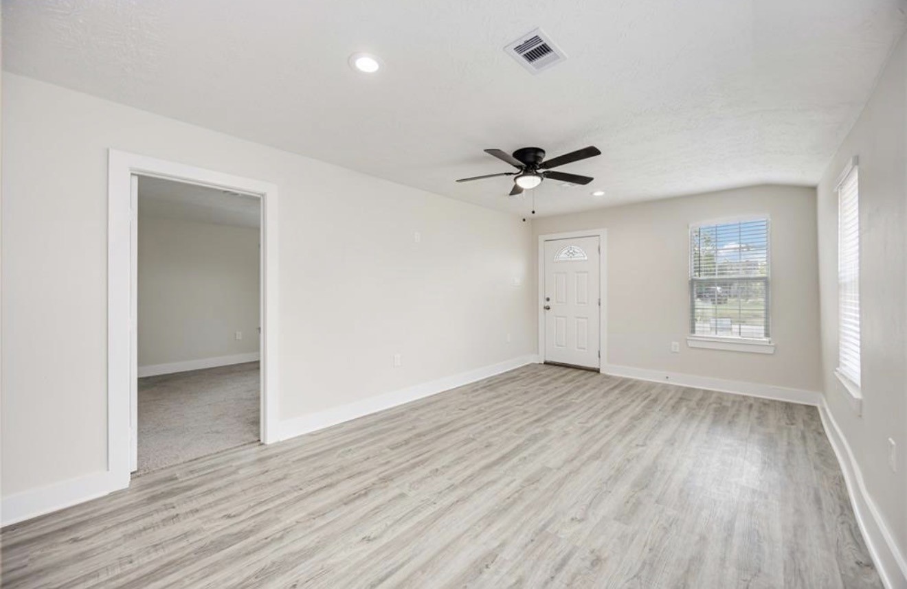 7921 Little Street Houston, TX 77028 - Photo 3 of 20