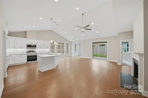 $529,900 | 831 B Wynnshire Drive, Hickory, NC 28601