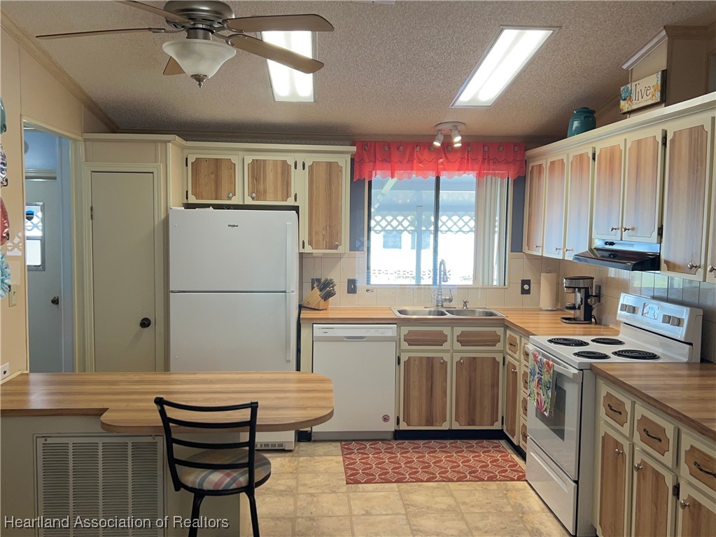 1528 Caribbean Road Sebring, FL 33870 - Photo 7 of 21 Gallery Image 7