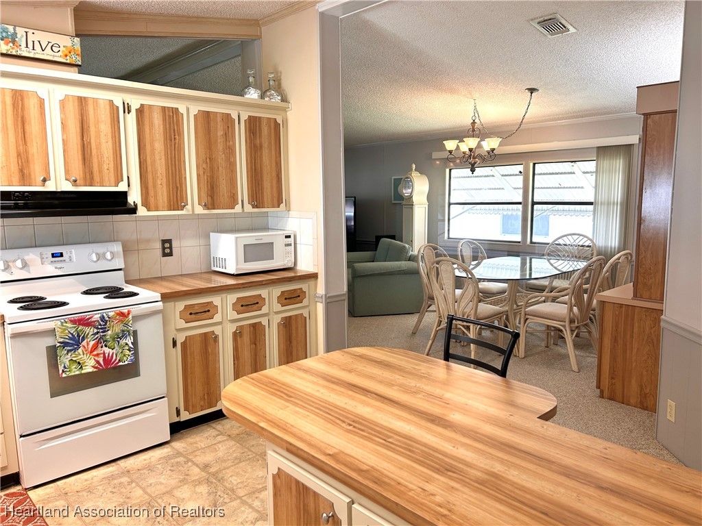 1528 Caribbean Road Sebring, FL 33870 - Photo 8 of 21 Gallery Image 8