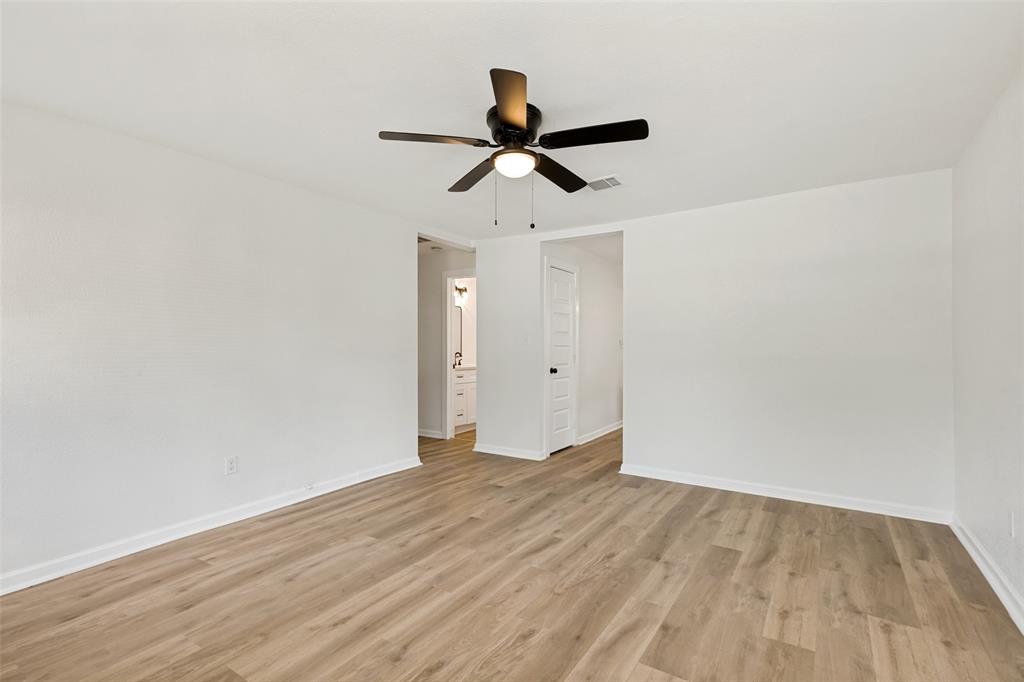 504 Davis Street Gainesville, TX 76240 - Photo 12 of 26
