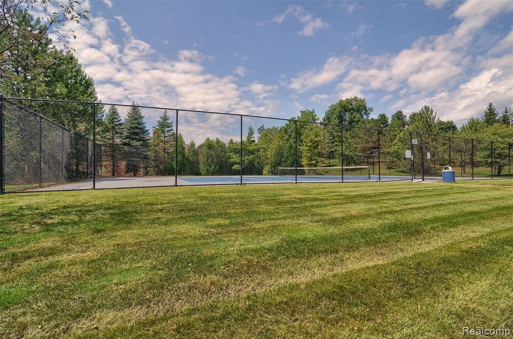 5358 Brookemonte Circle Rochester, MI 48306 - Photo 28 of 38