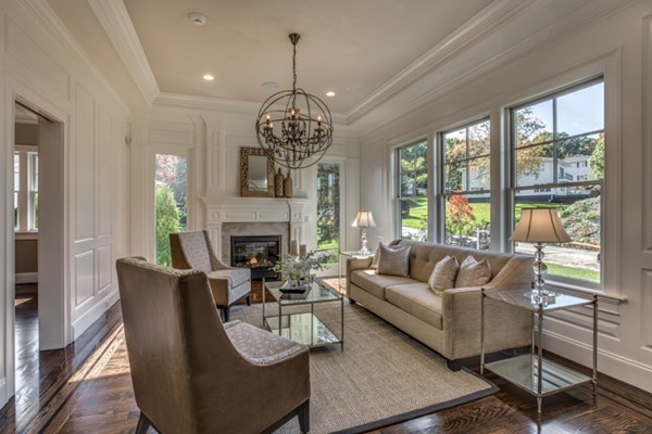 3 Aquinas Path Winchester, MA 01890 - Photo 4 of 30