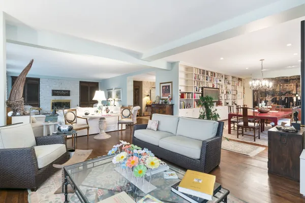 $650,000 | 5490 South Shore Drive, Unit 2N, Chicago, IL 60615